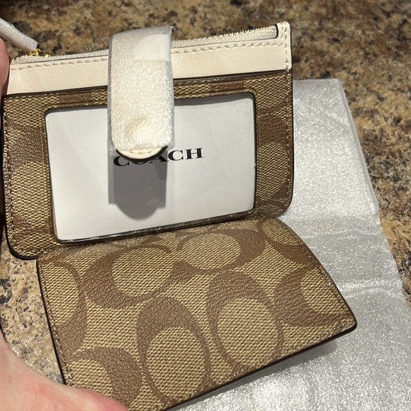 Coach Attachment Card Case In Signature Canvas - Picture 7 of 7